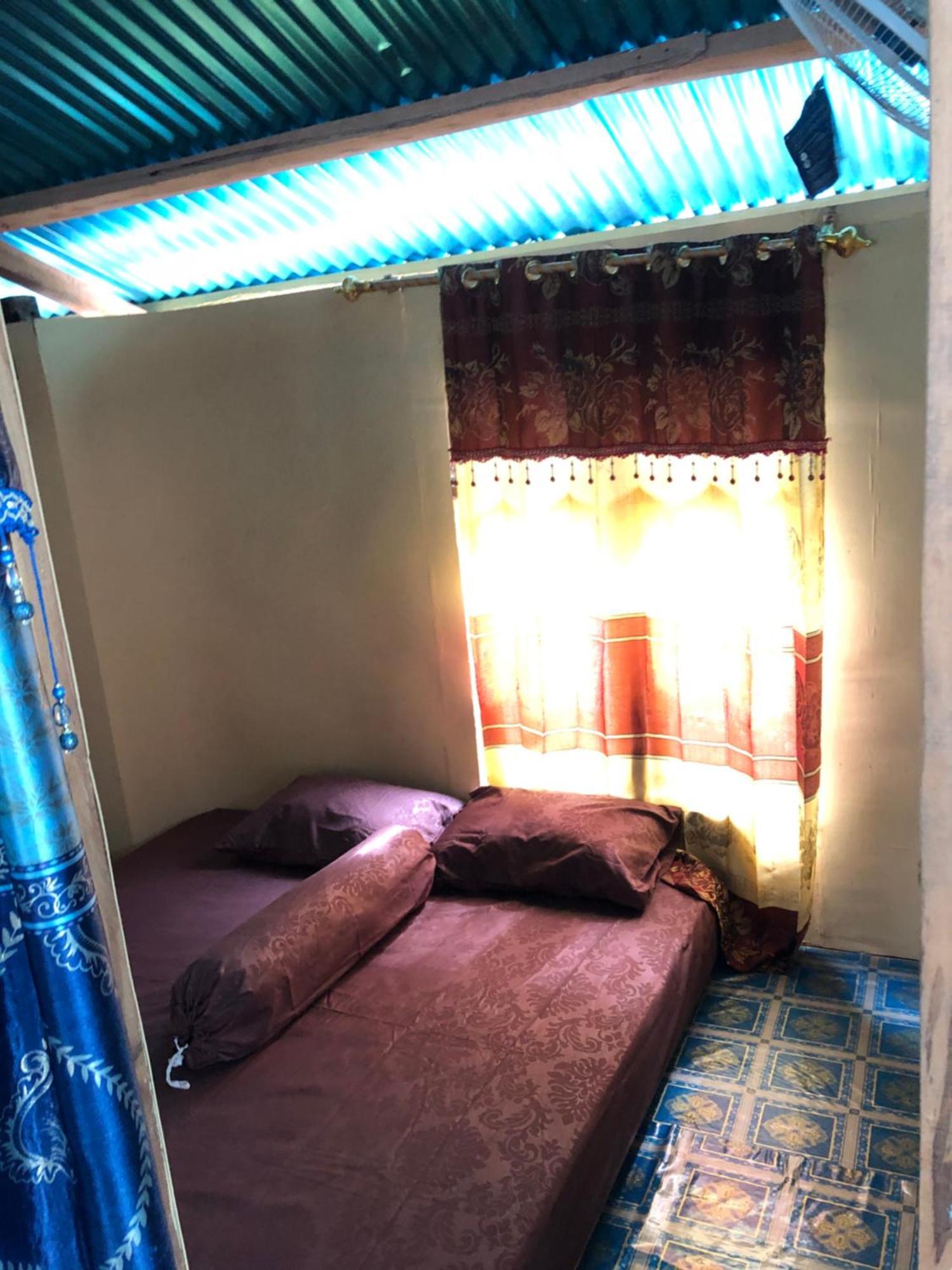Dua Putri Komodo Homestay Exterior foto