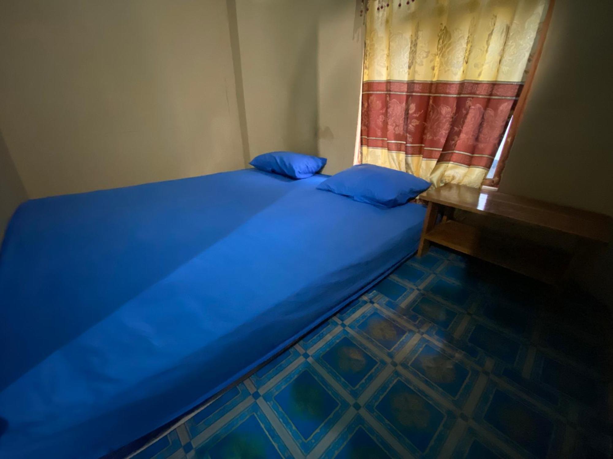 Dua Putri Komodo Homestay Exterior foto